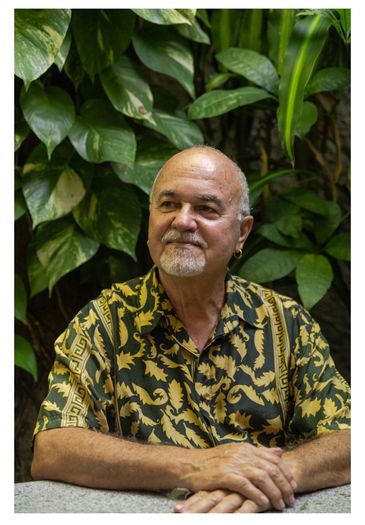Luiz Mott, que é um antropólogo, historiador e pesquisador, e também um dos mais conhecidos ativistas brasileiros em favor dos direitos civis LGBT
Foto: Arquivo pessoal/Divulgaçāo